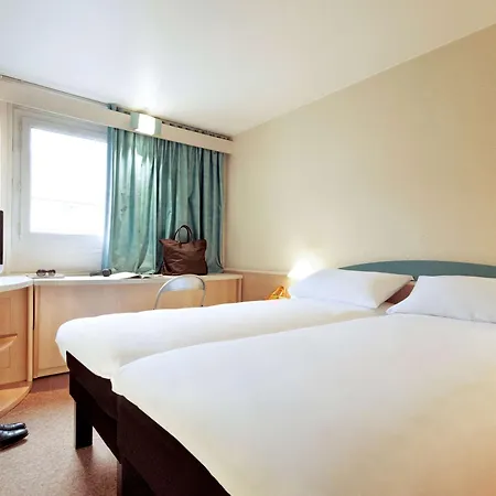 Ibis Center Hotel 4*