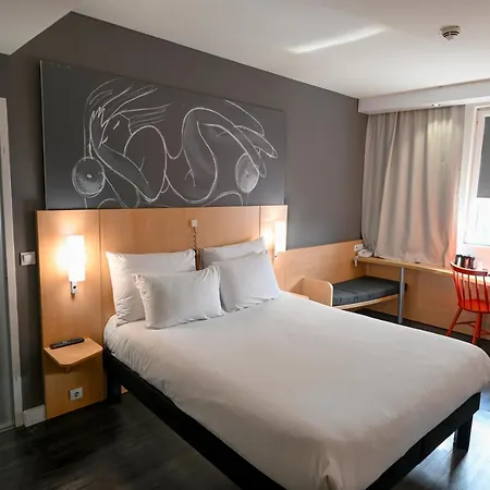 Hotel Ibis Center 4*