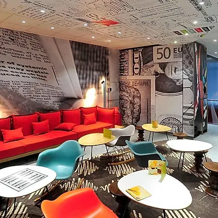 酒店 Ibis Center 4*