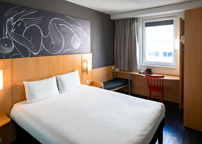 Hotel Ibis Center 4*